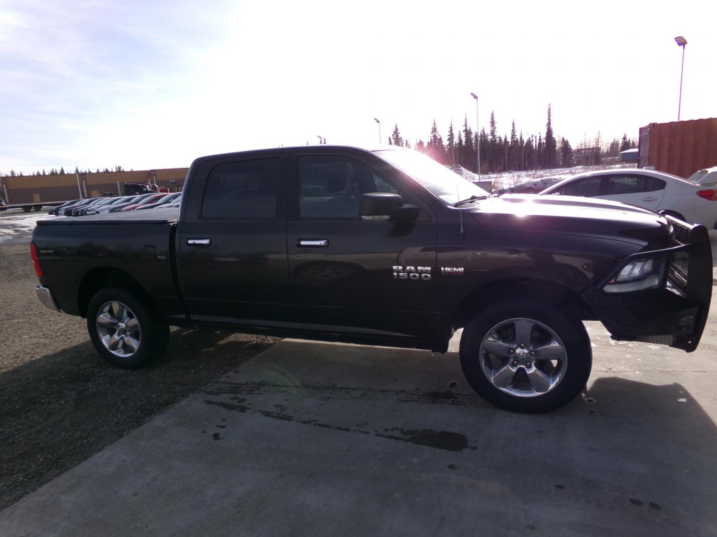 2016 Brown /Black Dodge 1500 SLT Crew Cab SWB 4WD (1C6RR7LT4GS) with an 5.7L V8 OHV 16V engine, 6A transmission, located at 2630 Philips Field Rd., Fairbanks, AK, 99709, (907) 458-0593, 64.848068, -147.780609 - Photo#2